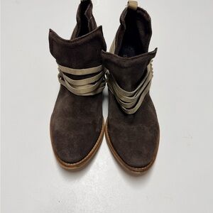 Diba True Skyler Ankle Boots with Beige Straps (Size 8)